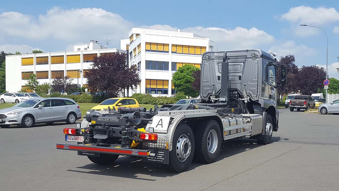 Fahrzeugbau Jung - Abroller von Meiller