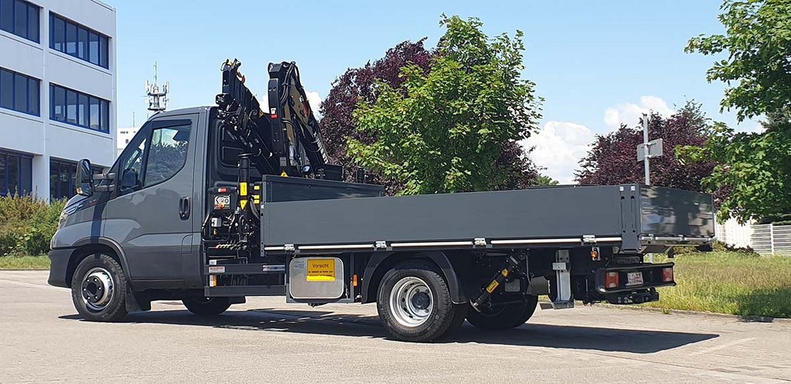 Fahrzeugbau Jung - HIAB Ladekran